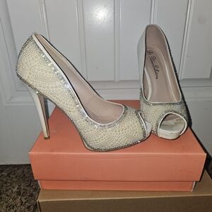 De Blossom Collection White and Silver Peep-Toe Heels